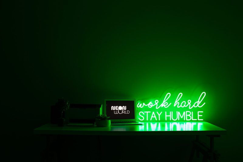 Work hard stay humble 70cm